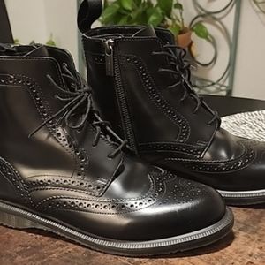 Dr. Martens Delphine Zip Wingtip Brogues